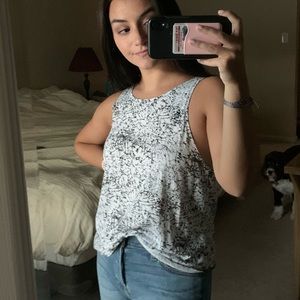 Abstract Hurley Tank